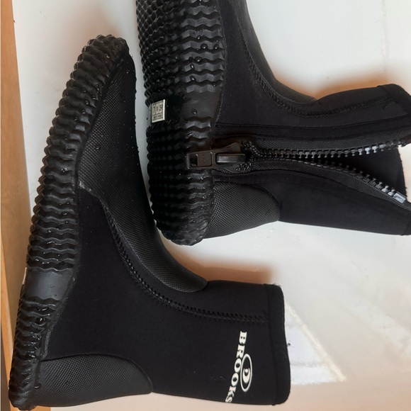 Brooks neoprene boots - Picture 2 of 5